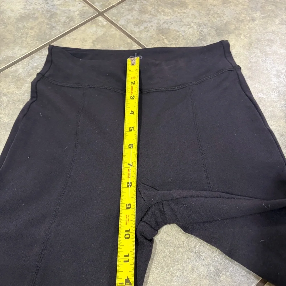 ALO YOGA Black High-Waist Flutter Legging XS Front Split Bootcut Outdoor Casual
